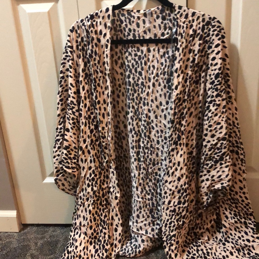 Forever 21 swimsuit coverup. Only worn once!